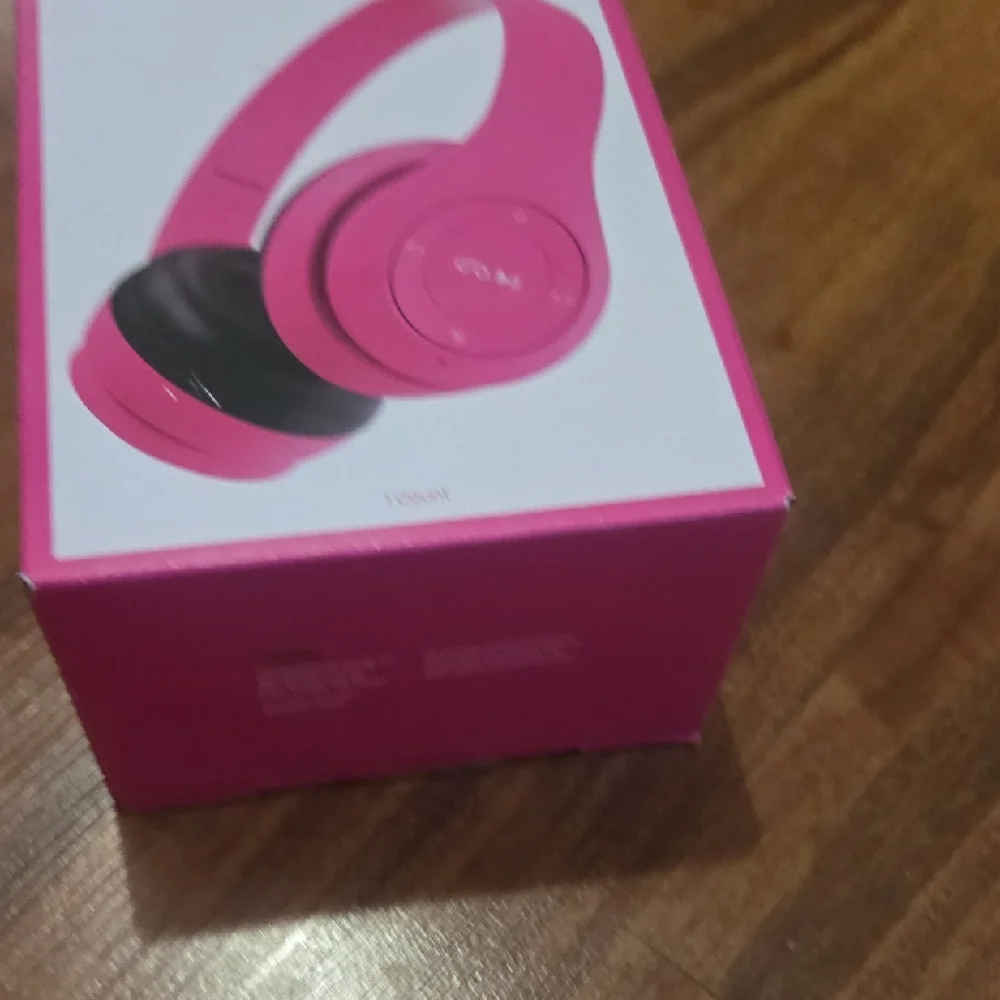 Sleek Pink Wireless Headphones NWB FOLDING COMPACT DESIGN 6 HOUR BATERY LIFE
